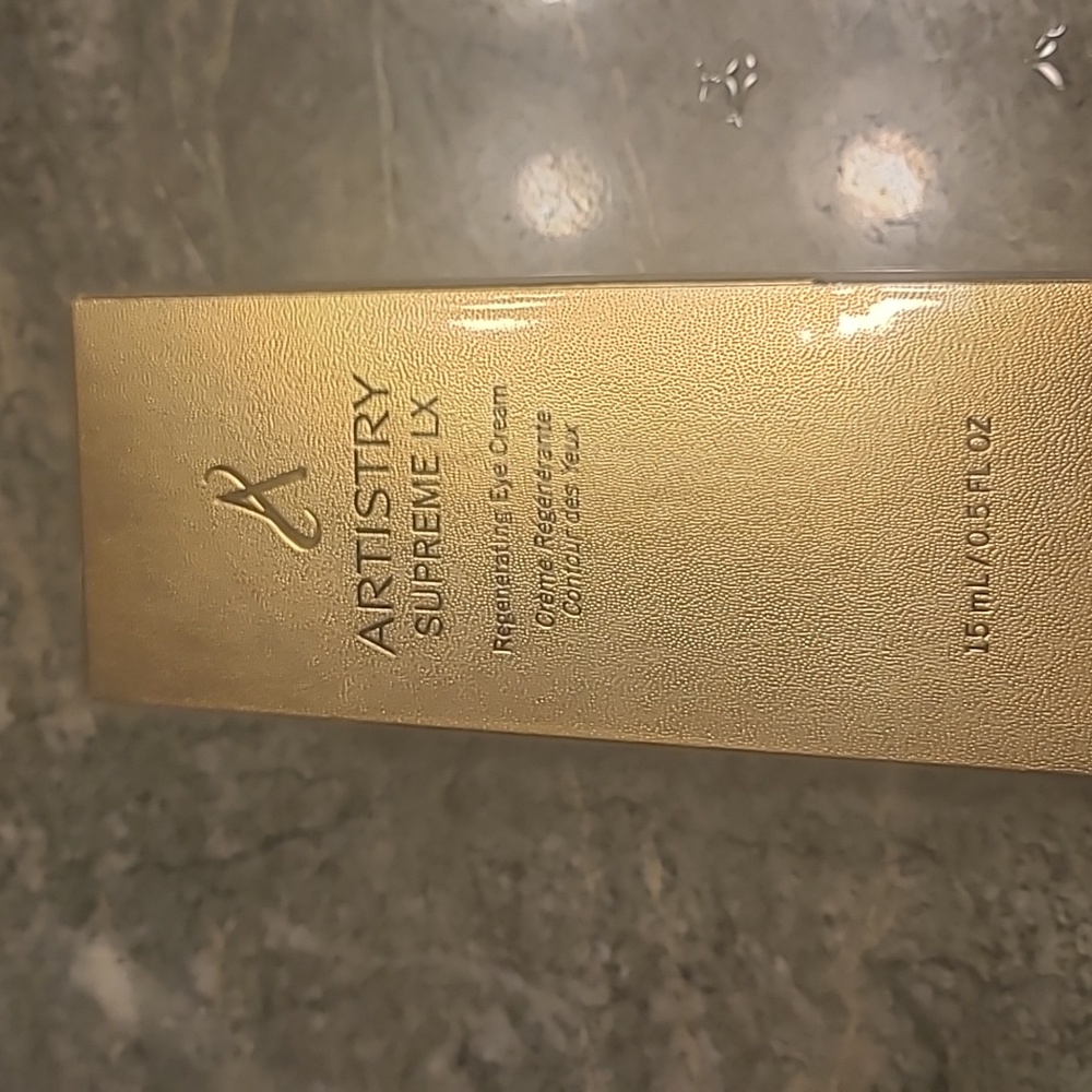 NWT Artistry Supreme LX regenerating eye cream
